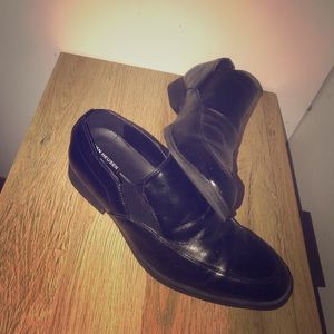 Men’s black dress shoes